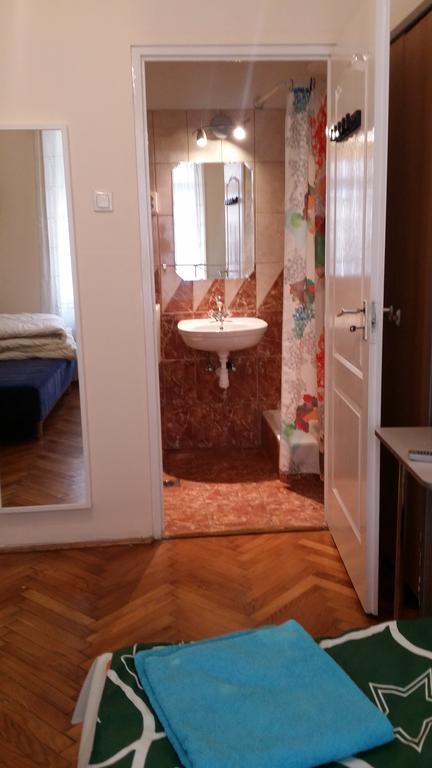 Valentina Guesthouse Budapest Bagian luar foto