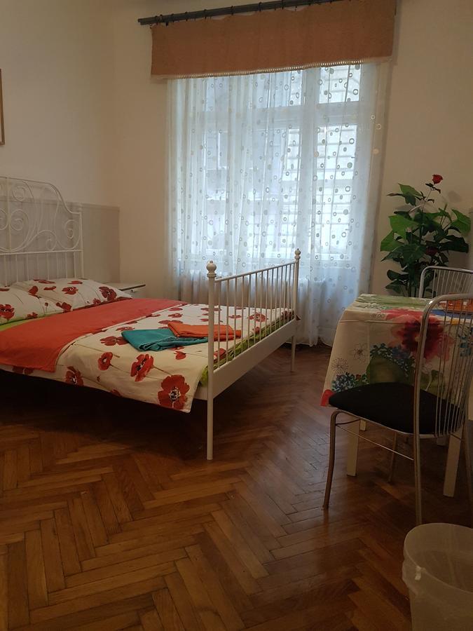 Valentina Guesthouse Budapest Bagian luar foto