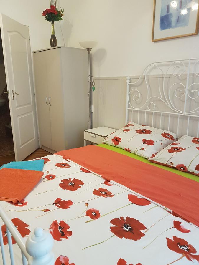 Valentina Guesthouse Budapest Bagian luar foto